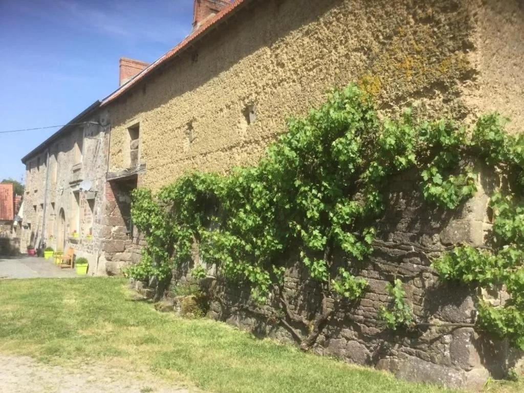 La Petellerie, Maison De Campagne Avec Piscine Pour Un Sejour Detente Moyon Exterior photo