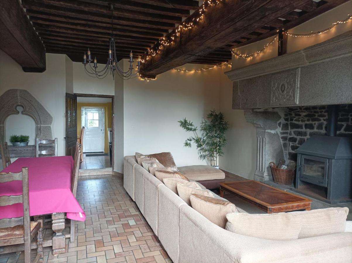La Petellerie, Maison De Campagne Avec Piscine Pour Un Sejour Detente Moyon Exterior photo